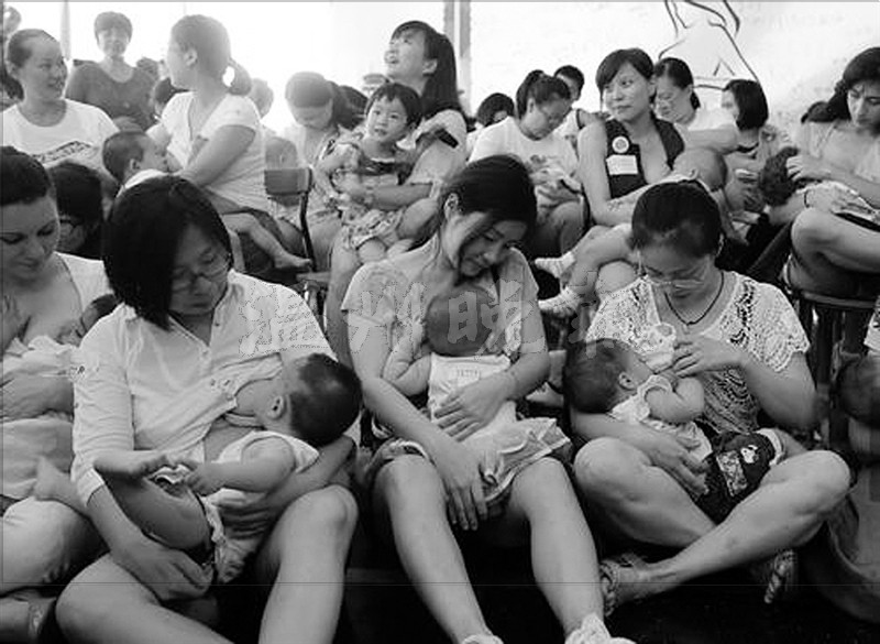 裸体喂奶一级裸片引发争议，探讨哺乳自由与艺术界限，社会反响热烈