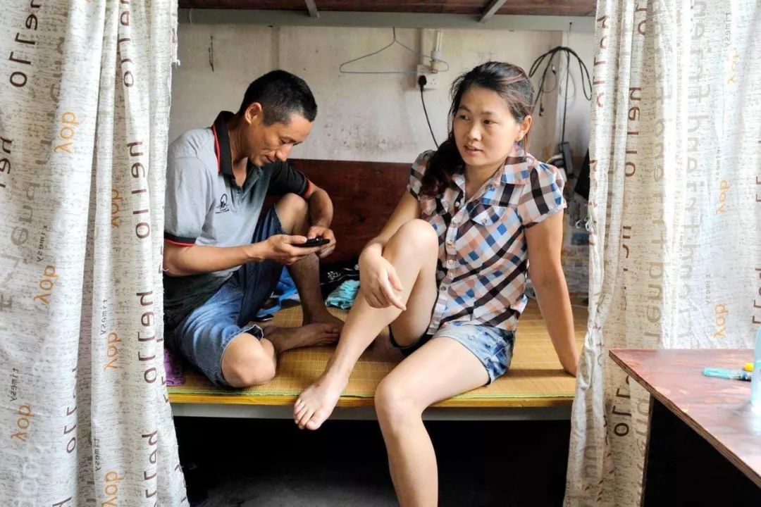 1.丰满寡妇一级毛片浜乡村秘事