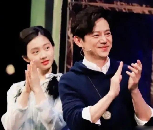 大臀老女人欣赏的魅力与风采，性感自信，成熟韵味，独特风情，令人心动