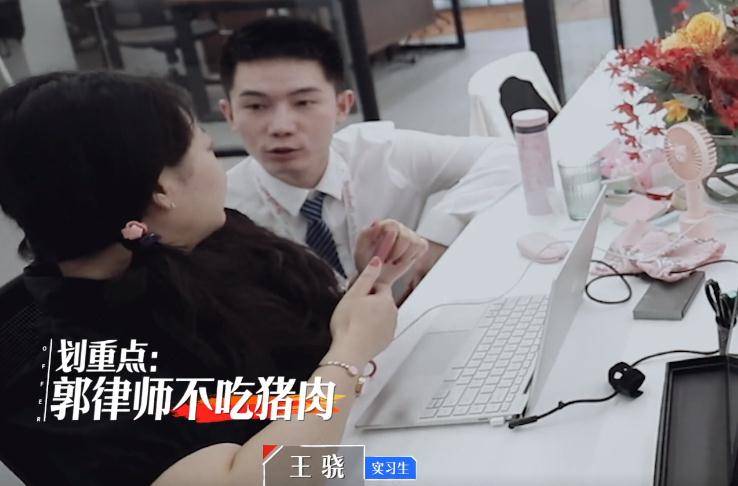 女教师一及特黄毛片引发热议，网友热议其影响，探讨教育行业规范