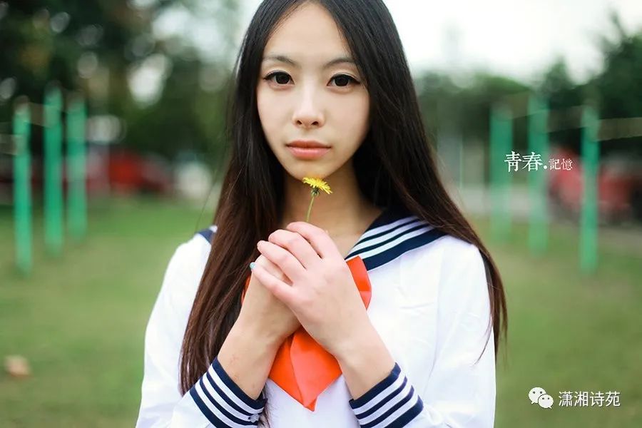 18一20女一片毛片浜青春记忆，少女情怀绽放，纯真年代里的光影故事