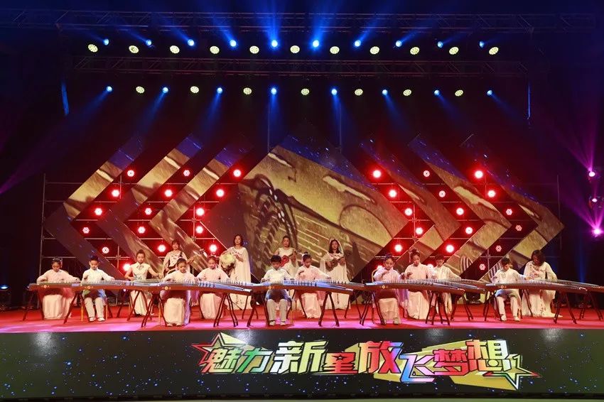 娇小12一13高潮CD极致体验，魅力绽放，心动瞬间不容错过