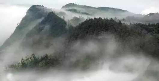 2.熟女浜旅行指南，发现隐秘美景，体验成熟女性专属度假胜地，感受别样风情
