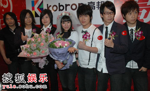 婷婷五月天av绽放青春光芒，五月花开婷婷动人，av艺术与梦想交织