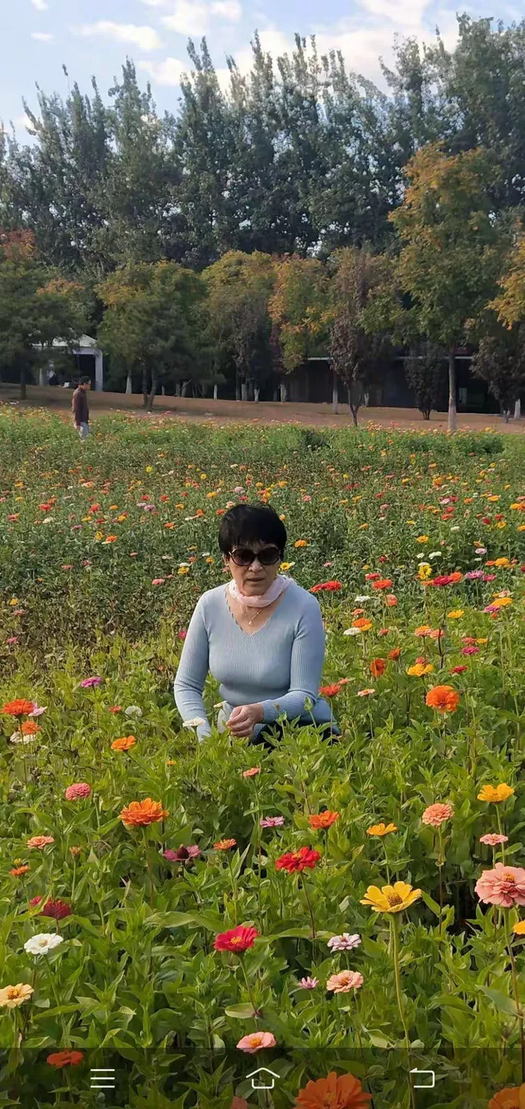 中国老人倣爱视频展现晚年幸福生活，传递温暖情感，记录美好瞬间