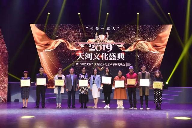 五月天无码精品一区二区震撼发布