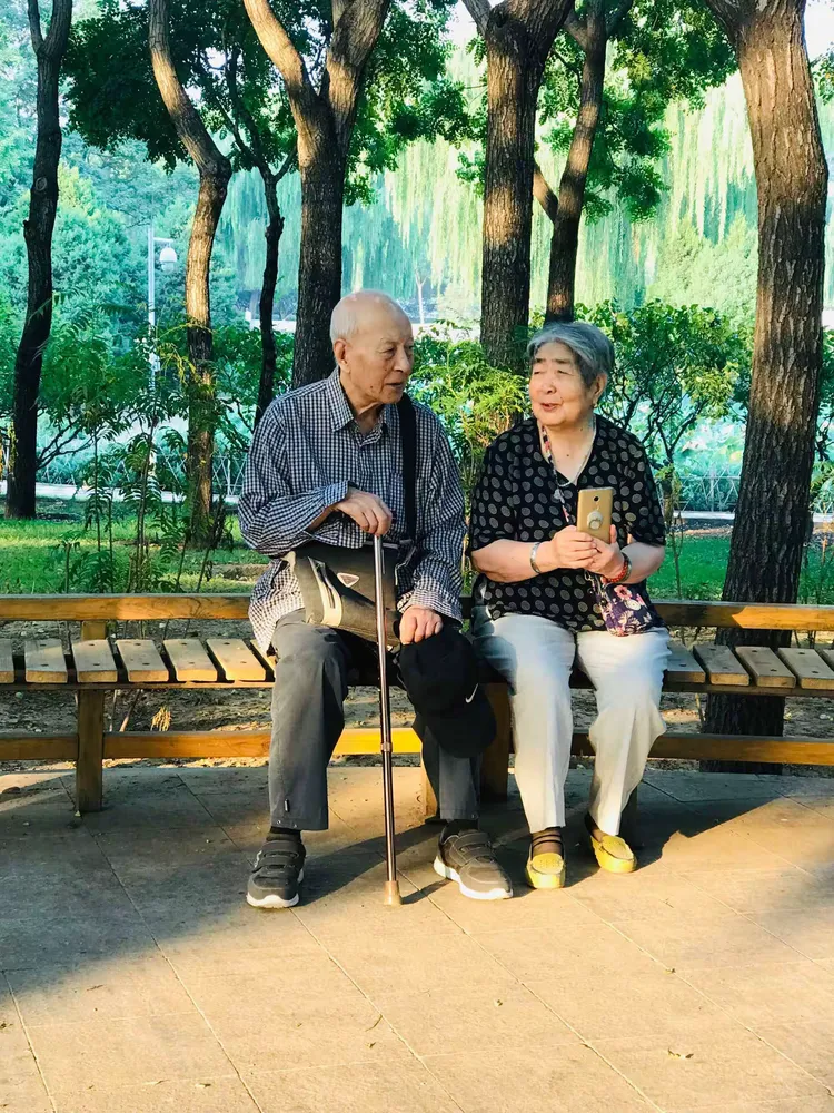 老年同志视频记录爱与坚持，温暖晚年生活，展现真实情感故事