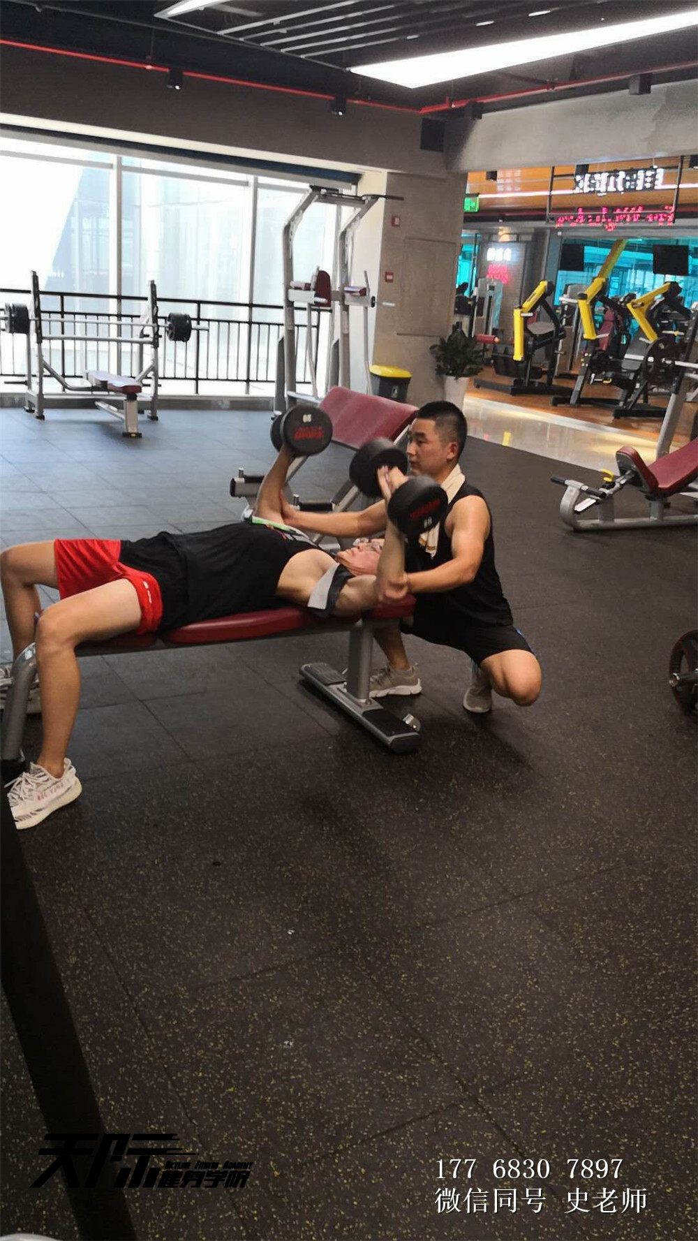 玉足球导管必备打造完美球场，提升比赛体验，专业训练首选