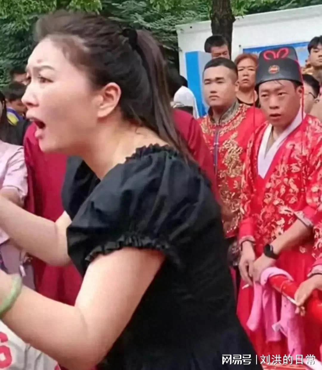关之琳性猛XXXX乱大1传闻揭秘，昔日女神私生活曝光，引发网友热议不断