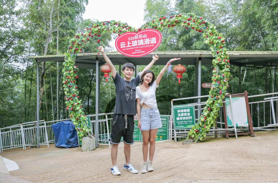亚洲日韩激情电影精选，热门推荐，浪漫与刺激并存
