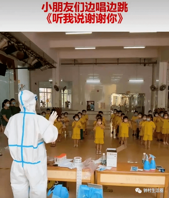 少妇上厕所B撒尿的隐秘瞬间，真实记录，生活细节，女性私密空间探秘