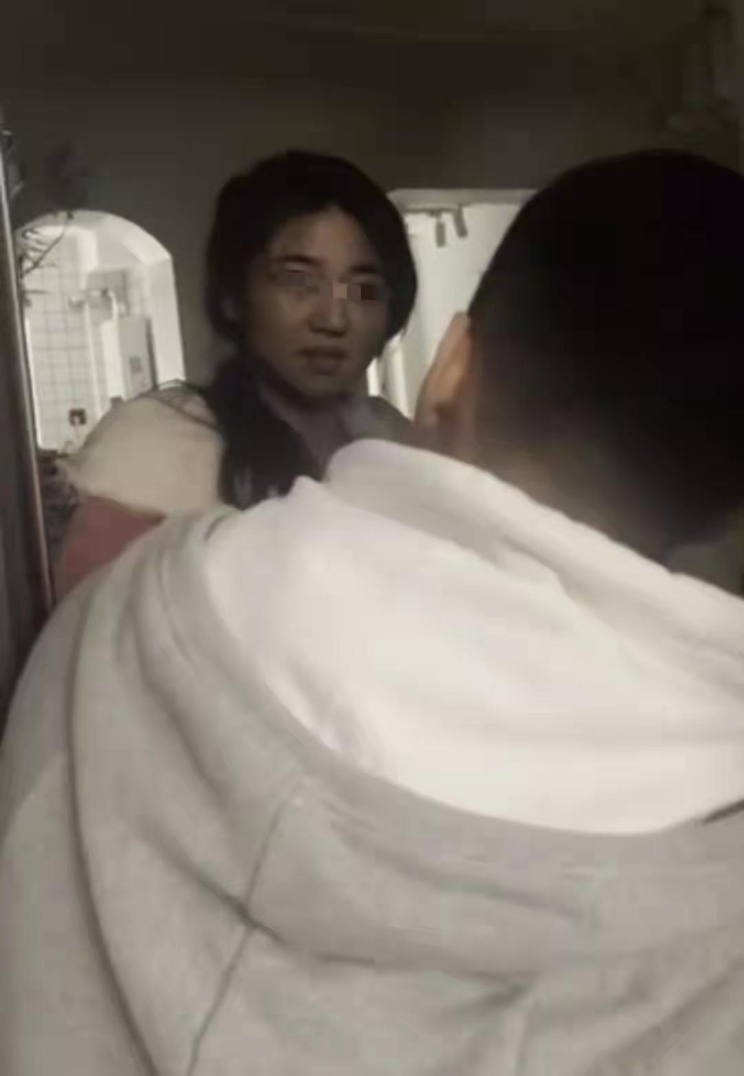 男生把j插到女生的j里视频揭秘，真实过程曝光，细节令人震惊