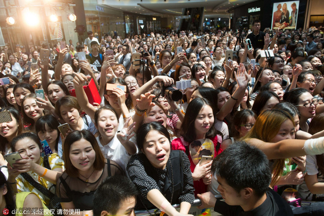 2.AV女人亚婷婷,魅力绽放,演技炸裂,粉丝狂热追捧
