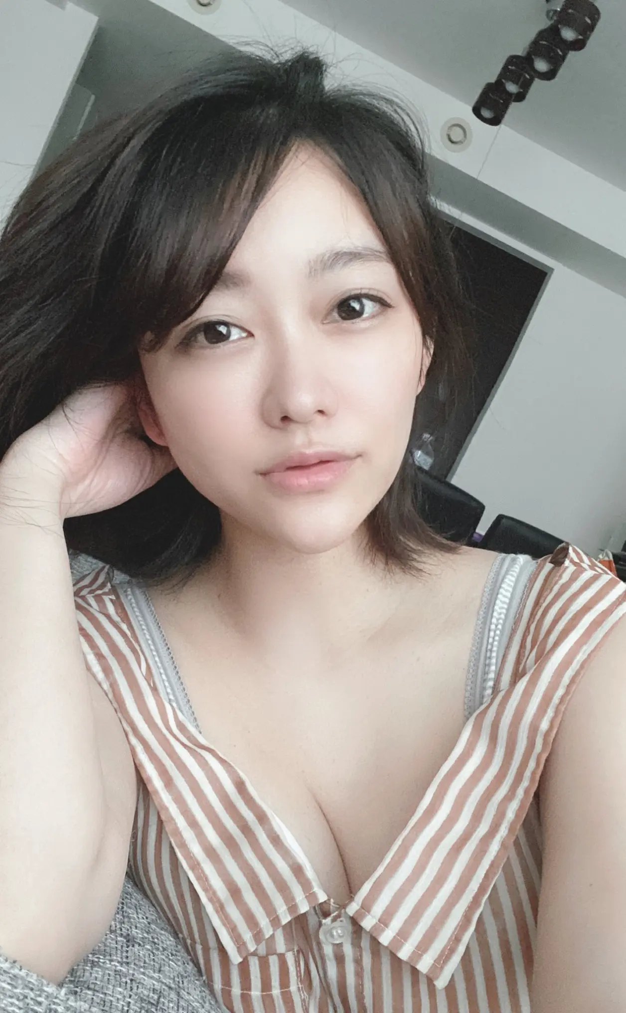 日系丰满老师多毛写真集，性感魅力，教学风采，独家收藏