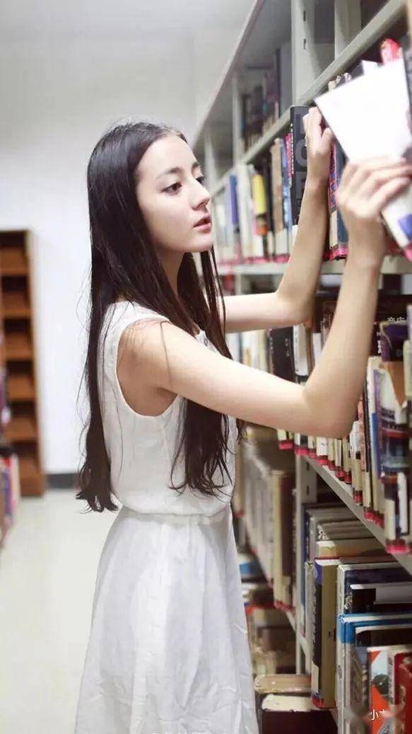 成熟女性精品专区一区二区，魅力熟女风尚，优雅气质，时尚穿搭，精致生活指南