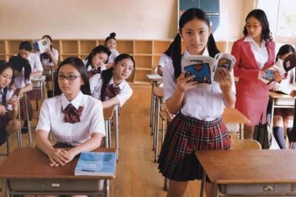 1.双飞女同学的校园青春故事