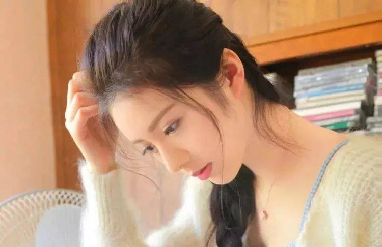 亚洲一区二区三区四区在线免费看久久久久久，高清资源流畅播放，最新热门影视一网打尽