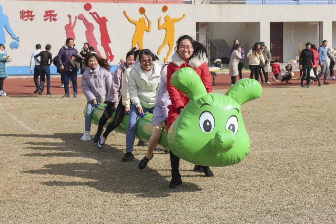 人人人操碰碰碰撞出火花逗号激情四射逗号创意无限逗号快乐共享