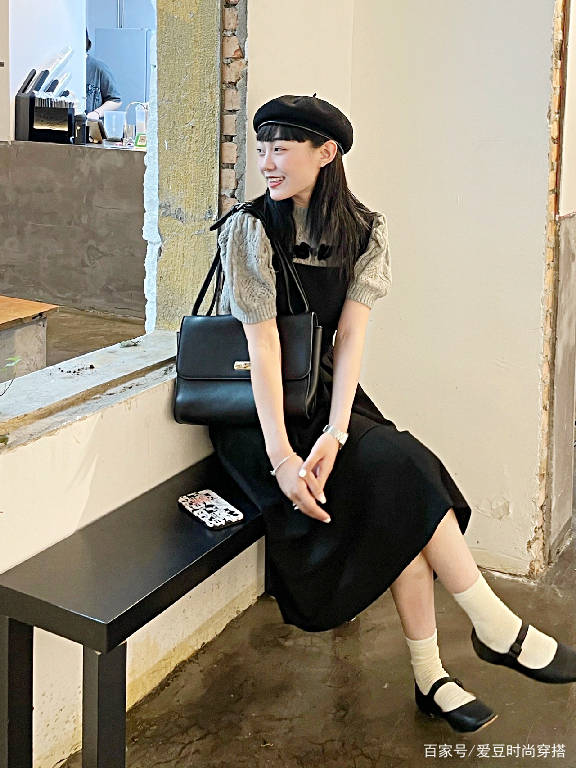 丝袜制服综合网时尚穿搭指南，潮流搭配技巧，性感魅力展示