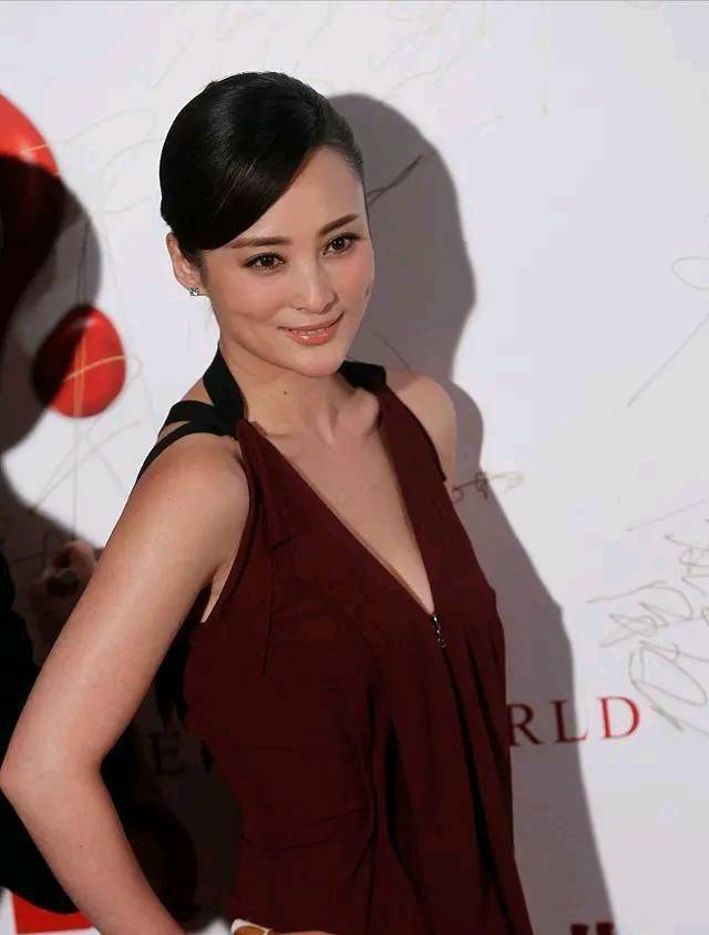 中国老女人老熟女HD浜风情写真，魅力熟女高清图集，展现成熟女性优雅韵味