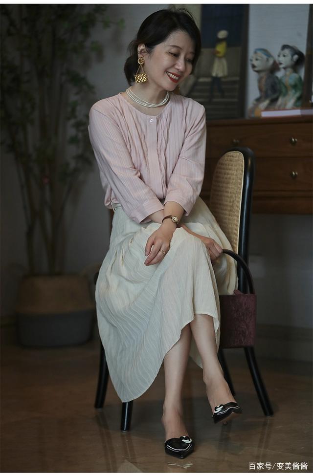 老熟女太熟Av引发热议,探讨熟龄女性魅力,如何展现自信风采 老熟女太熟Av引发热议,探讨熟龄女性魅力,如何展现自信风采