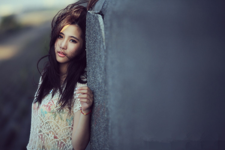 爱丝无内美女图片浜，绝美写真精选，高清性感诱惑，尽显迷人风采