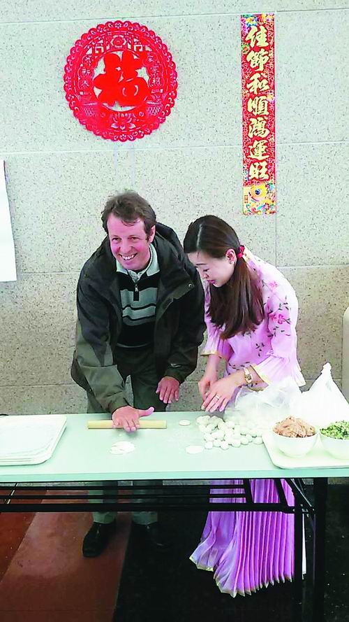 老阿姨激情岁月难忘怀，生活点滴温暖人心，岁月如歌真情永驻