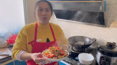少妇XXX做家常菜，简单易学，美味可口，分享烹饪技巧