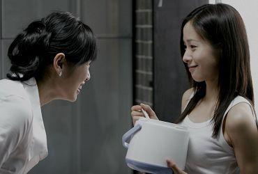 1.狂C亲女含苞欲h厨房的秘密诱惑