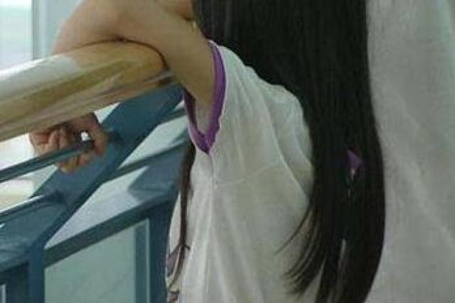 2.国产A片嫩妹阴毛少一线BB对白清晰妖精视频亚裔少女拍摄现场实录