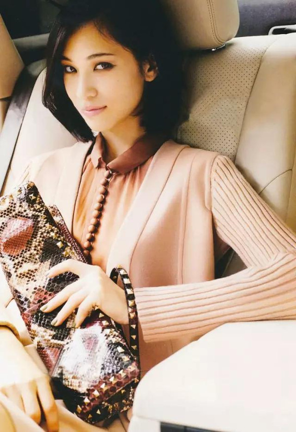 老熟妇性疯狂pics浜真实生活写真，大胆展现成熟魅力，释放激情诱惑瞬间