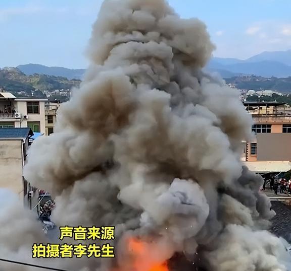 中国厕所视频浜引发热议，真实记录引思考，网友直呼太震撼