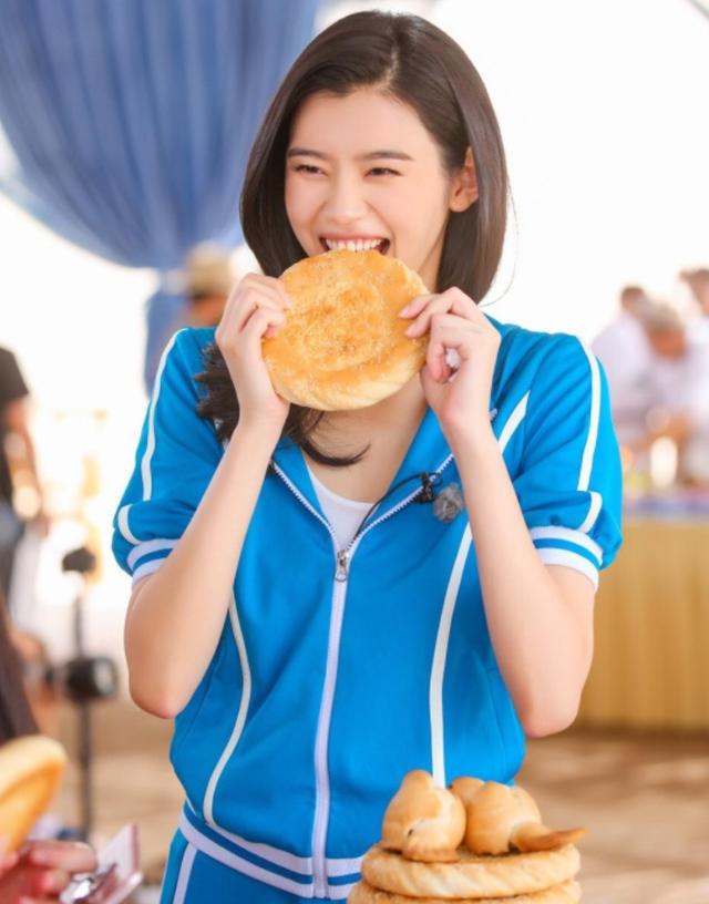 2.伊人夜夜躁AV伊人久久，爱恨交织，深夜难眠，激情与泪水并存
