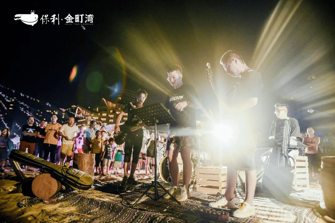激情五月天欧美激情点燃夏日狂欢，释放音乐热情，舞动青春旋律
