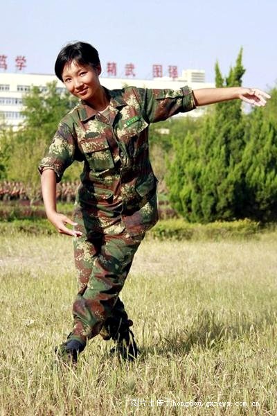女兵一级毛片一级毛片浜震撼发布，真实记录女兵生活，热血与柔情交织的军旅故事