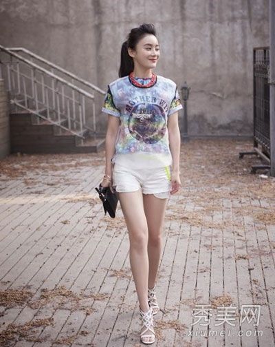 亚洲熟妇熟女浜久久久魅力不减，探索熟龄女性风采，感受成熟韵味与自信之美