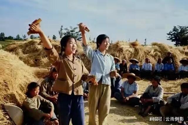 人狗交配三级黄色片震撼曝光，惊人内幕，伦理争议引爆全网