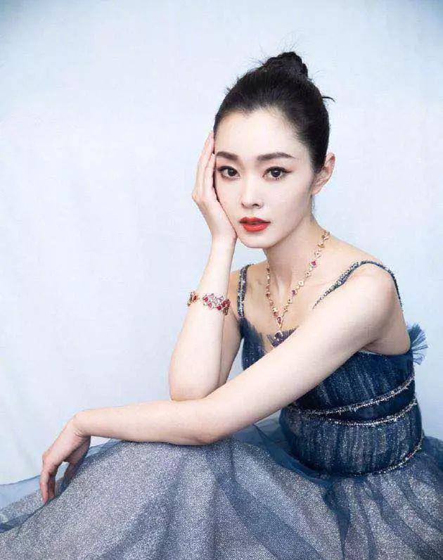 爱丝福利甜蜜心动瞬间，浪漫惊喜不断，幸福时光永驻