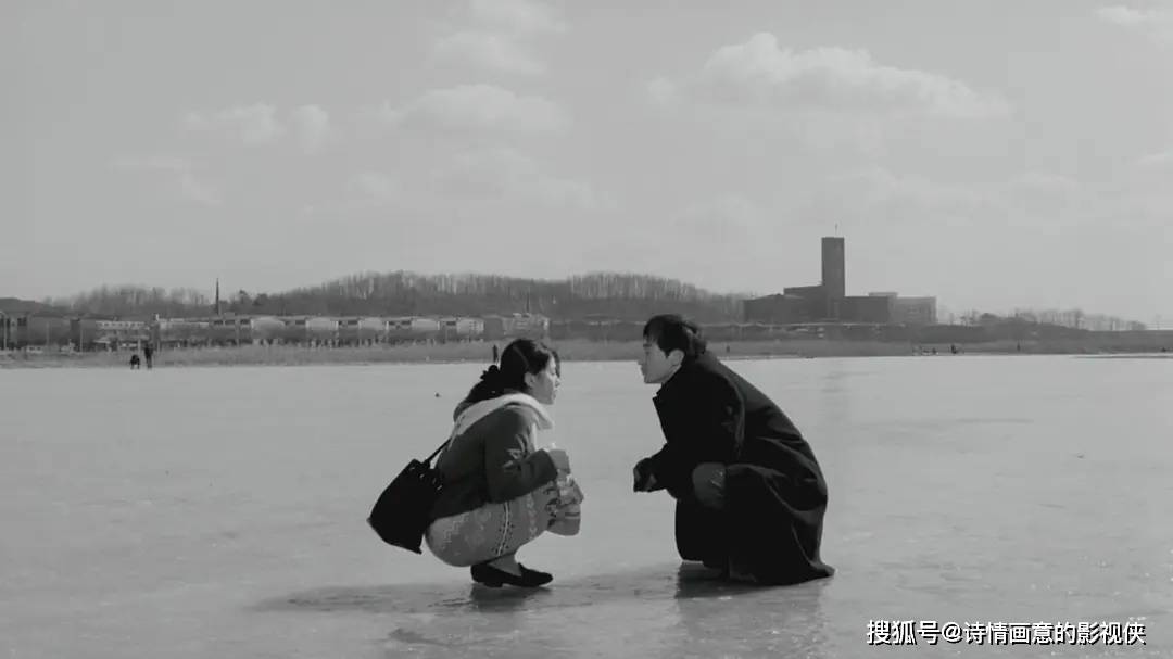 少妇三区情感纠葛与都市迷情，探寻欲望边界，揭秘隐秘角落