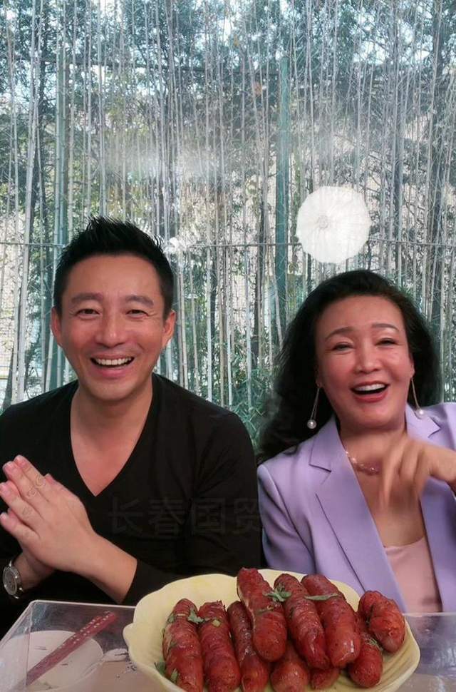 90岁老太婆毛片免费播放浜引发热议，网友热议老太婆毛片，免费播放浜成焦点