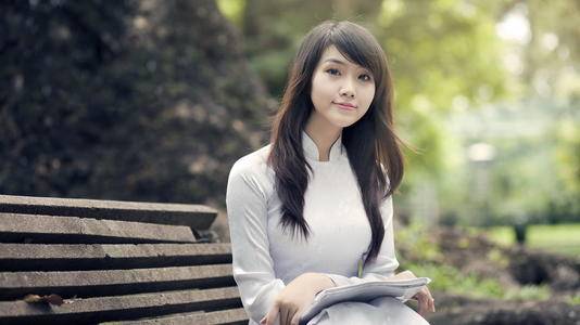 老熟女好好日浜教你轻松掌握魅力秘诀，提升自信，绽放成熟女性独特风采