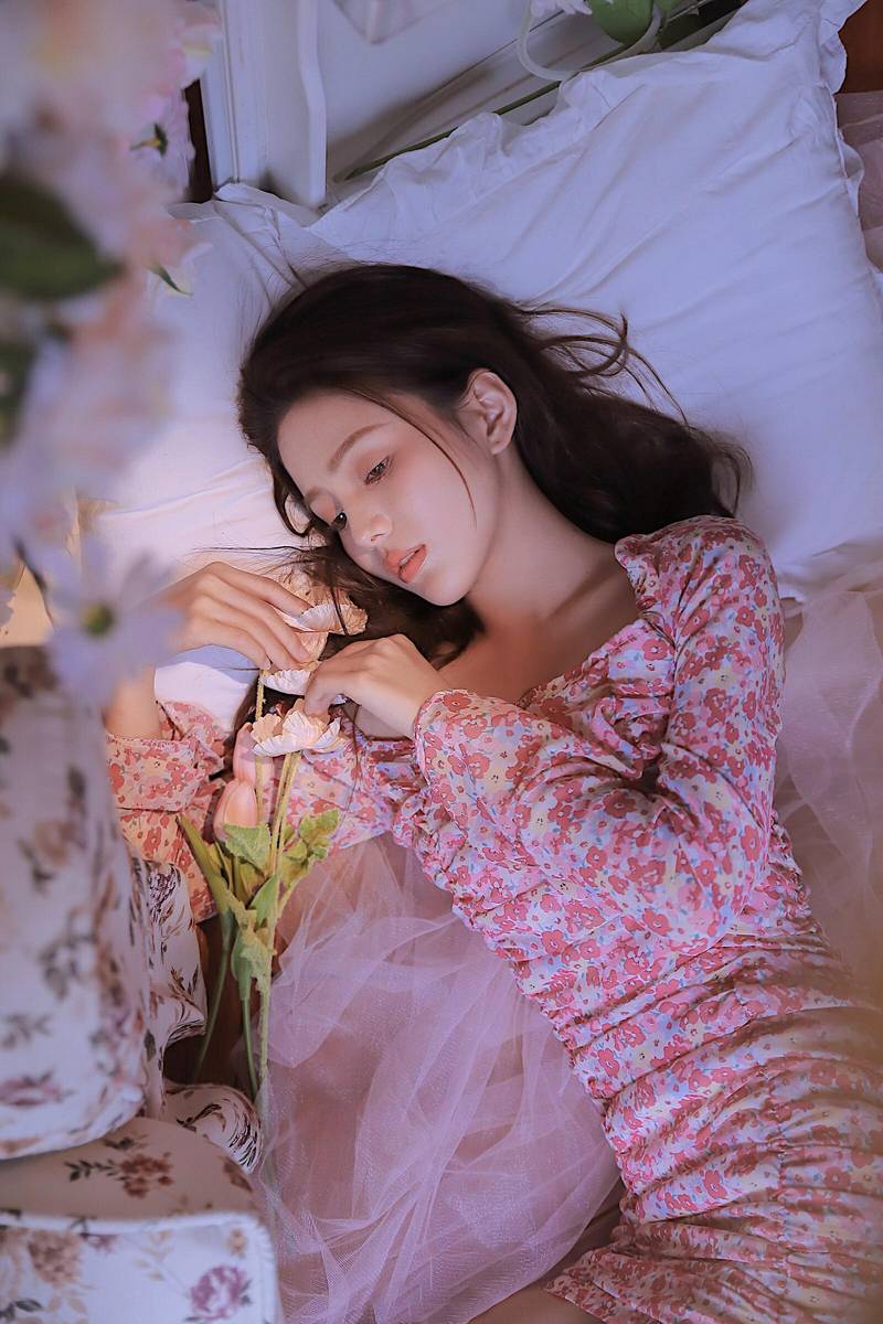 丰满大白腚picses写真集，性感曲线尽显，高清美图独家放送