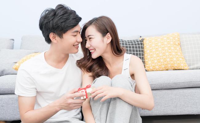 1.夫妻二人做a视频的甜蜜生活