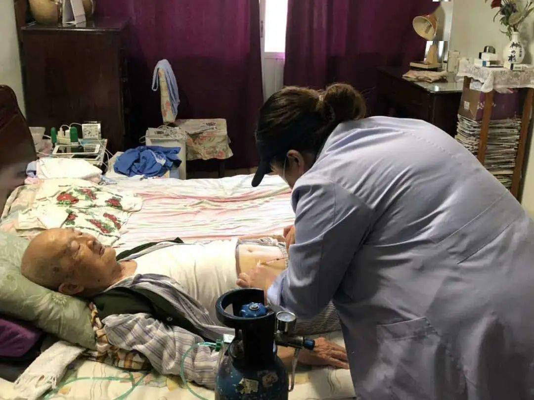 老太婆澡堂暖心服务,搡老女人享受舒适时光,老太婆专属护理体验 老太婆澡堂暖心服务,搡老女人享受舒适时光,老太婆专属护理体验
