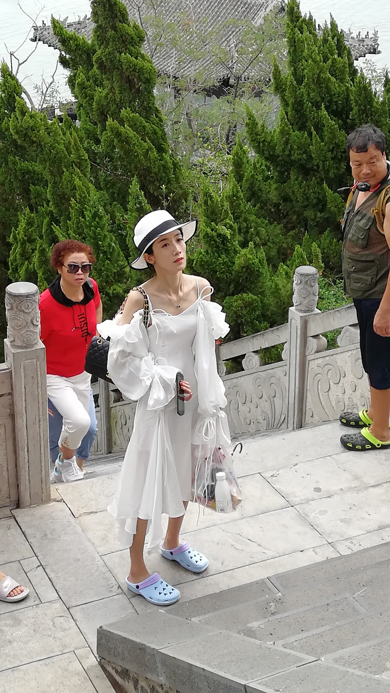 蓬莱山十八姑娘免费看浜，探秘仙境传说，邂逅神秘少女，解锁奇幻之旅