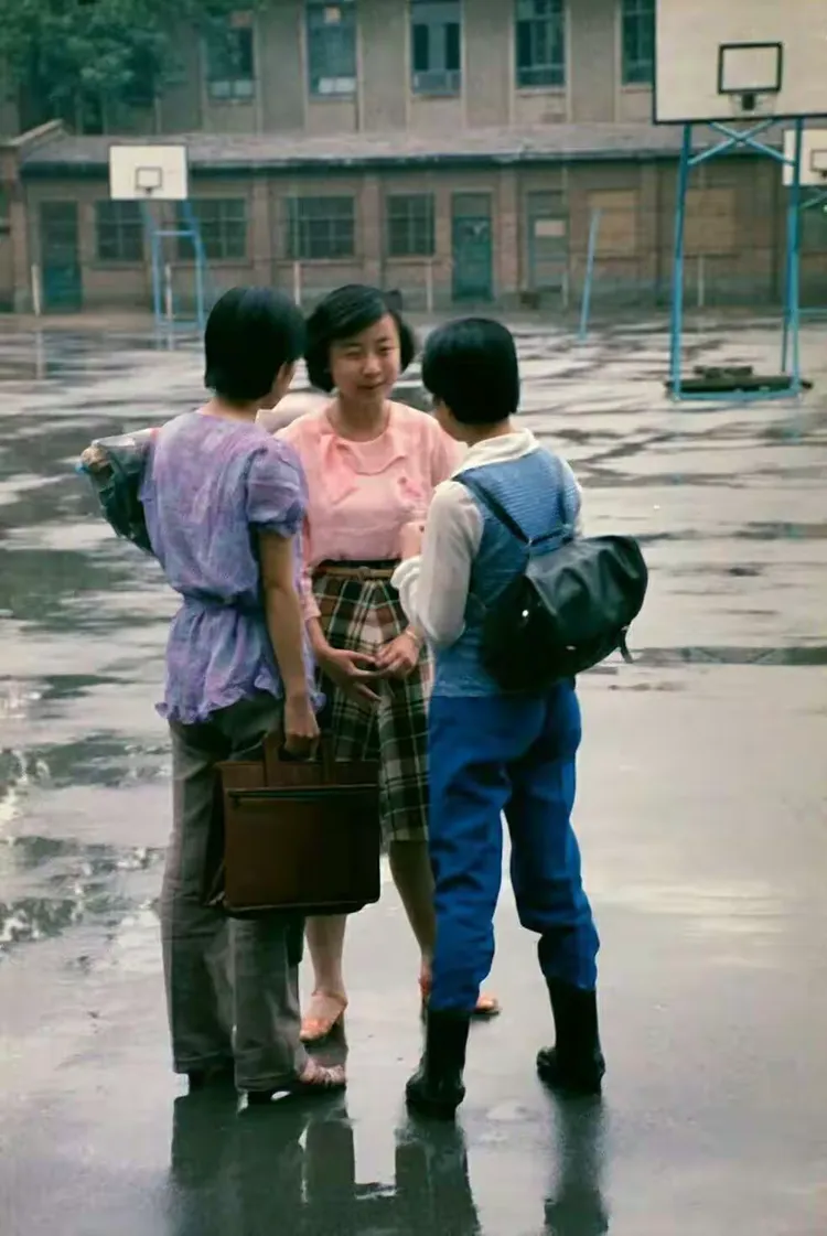 学生做爱全过程片浜揭秘青春校园爱情故事，探索成长与情感的碰撞，真实记录学生时代