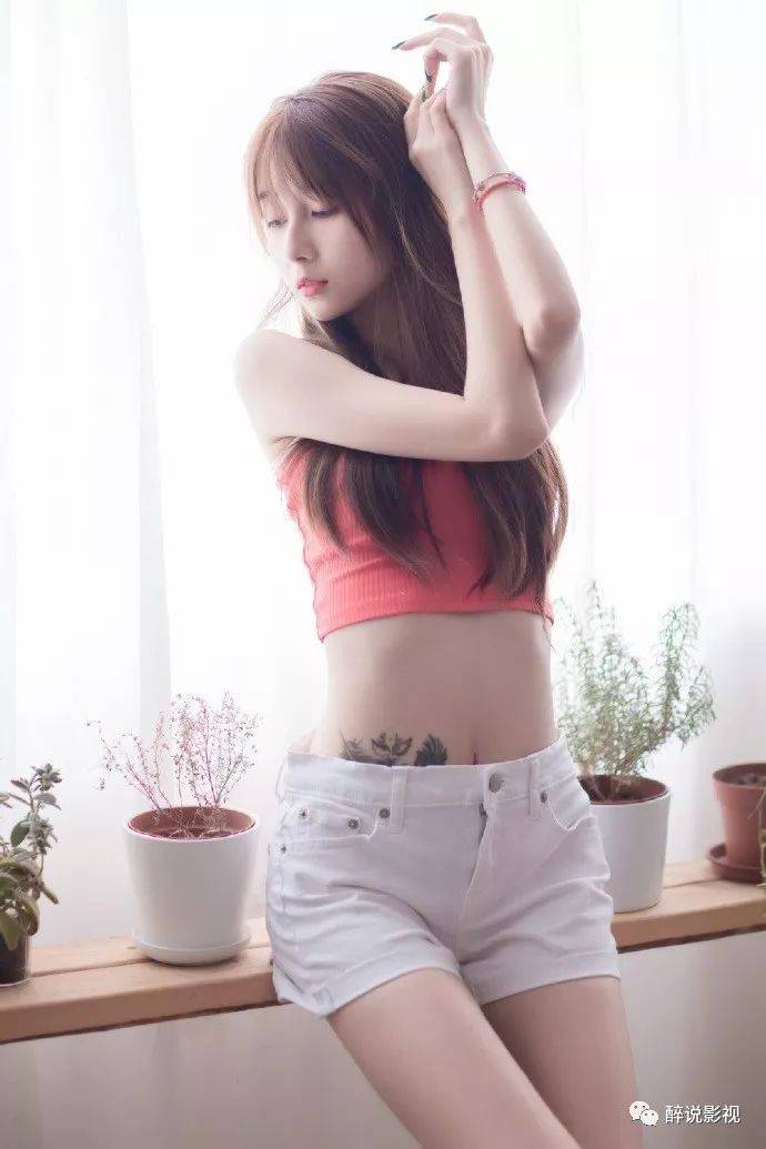 丰满熟妇大乳房私房照精选，性感诱惑写真，展现成熟女性魅力