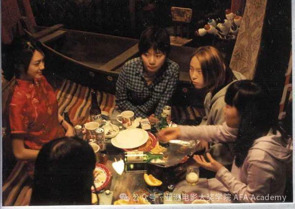 亚洲片大黄绽放银幕魅力，逗号点缀光影传奇，逗号引领观影新风尚