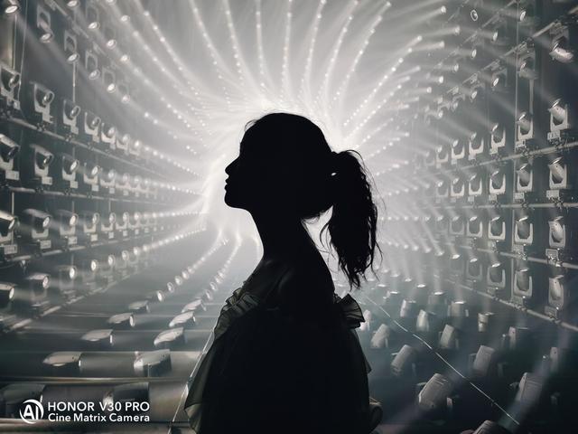 裸体美女写真艺术，性感魅力绽放，唯美光影捕捉