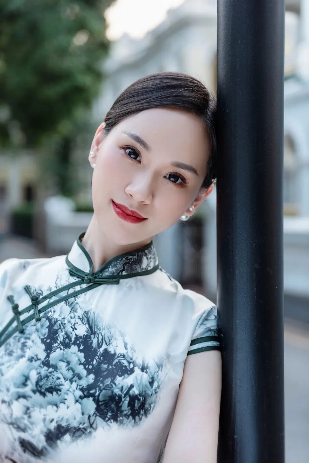熟女99的时尚魅力，优雅风采，成熟韵味绽放
